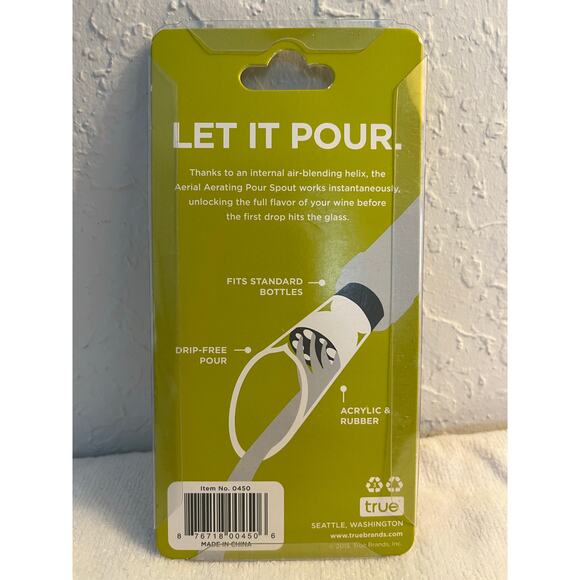 Aerating Wine Pourer Spout by True  - BRAND NEW - Fits Standard Wine Bottle! - Picture 2 of 3